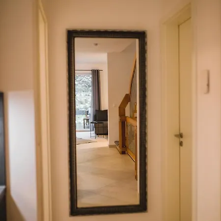 Hugos Design Am Waldrand - Ruhig & Modern