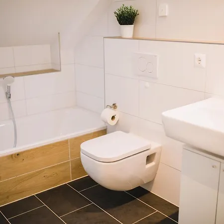 Hugos Design Am Waldrand - Ruhig & Modern *