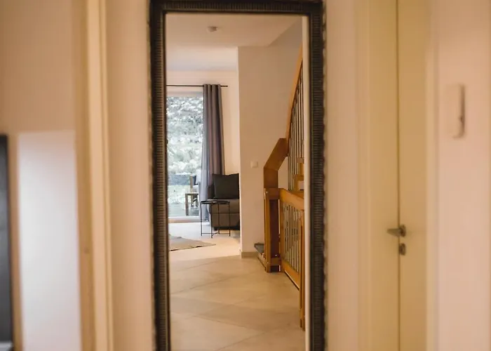 Hugos Design Am Waldrand - Ruhig & Modern