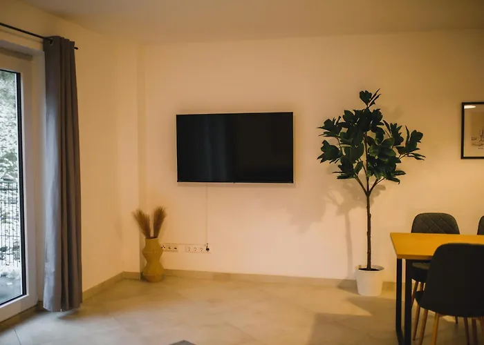 Hugos Design Am Waldrand - Ruhig & Modern Apartman *